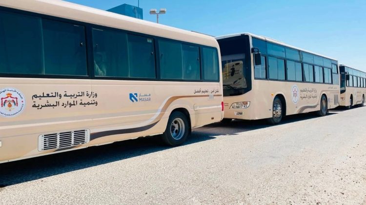 التربية: النقل المدرسي المجاني أسهم بالحد من نسب التسرب وغياب الطلبة