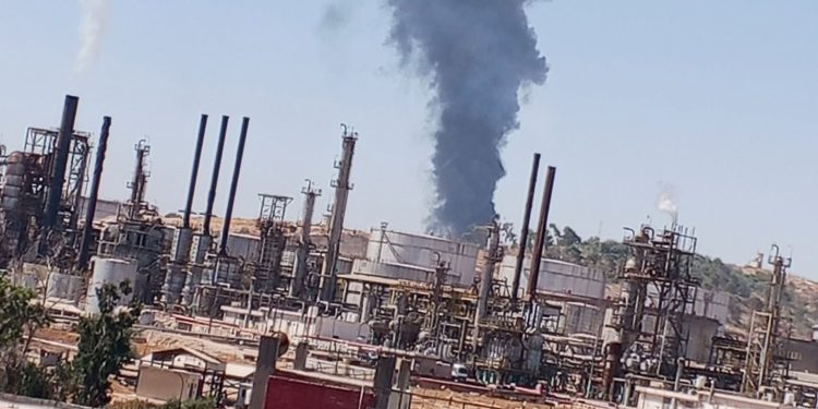 حريق مصنع للدهانات في منطقة الهاشمية بمحافظة الزرقاء