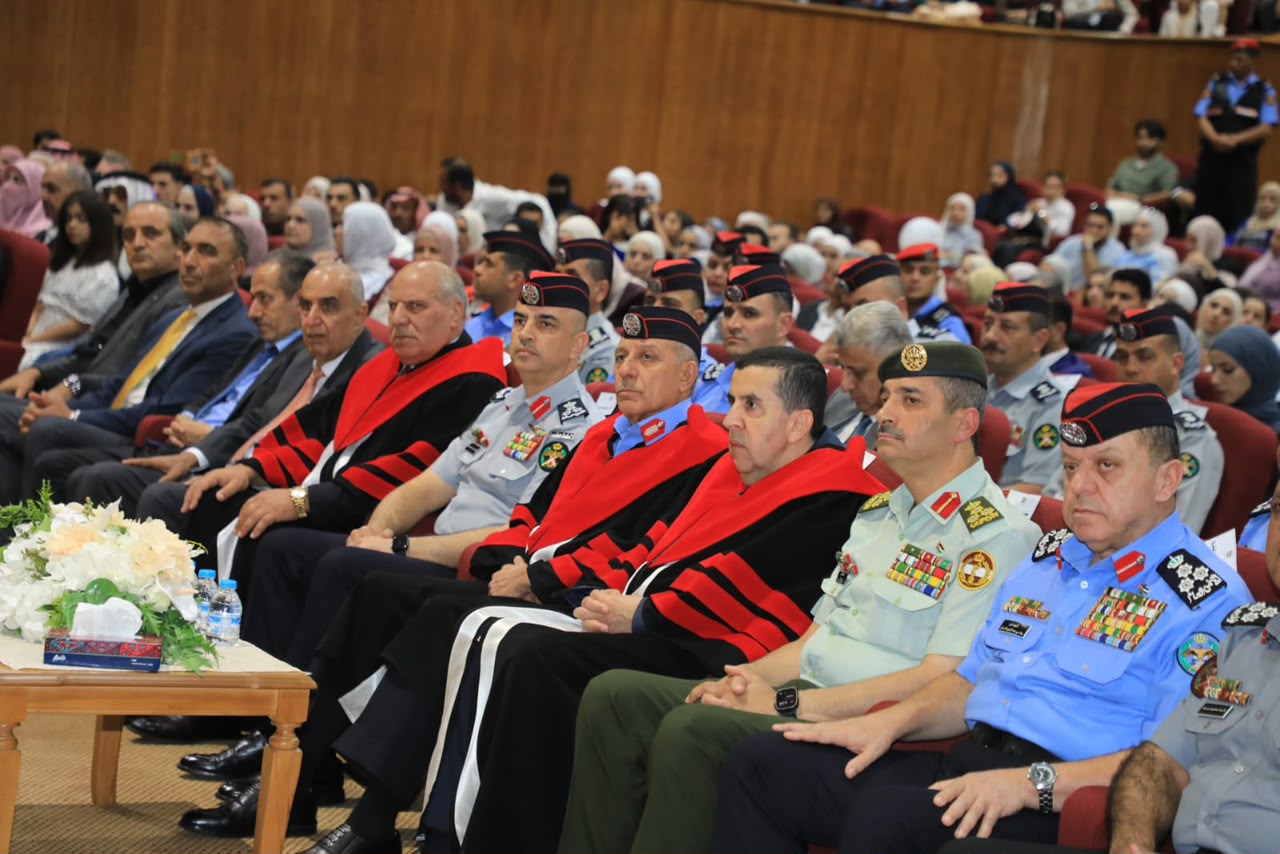 مدير الأمن العام يرعى حفل تخريج الفوج الرابع عشر من طلبة أكاديمية الأمير الحسين بن عبد الله الثاني للحماية المدنية