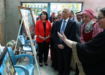 العيسوي يفتتح معرض “الأردن في الفكر والوجدان”