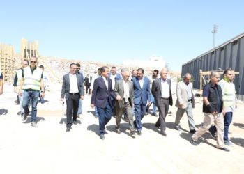 رئيس الديوان الملكي يتفقد مشاريع مبادرات ملكية في الزرقاء ويزور مبنى النادي القوقازي