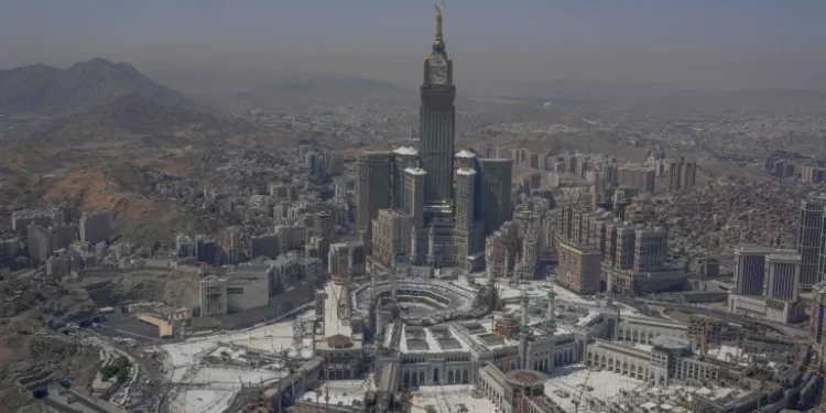 الدفاعات السعودية اعترضت مسيّرة حوثية حاولت دخول أجواء مكة ودمرتها