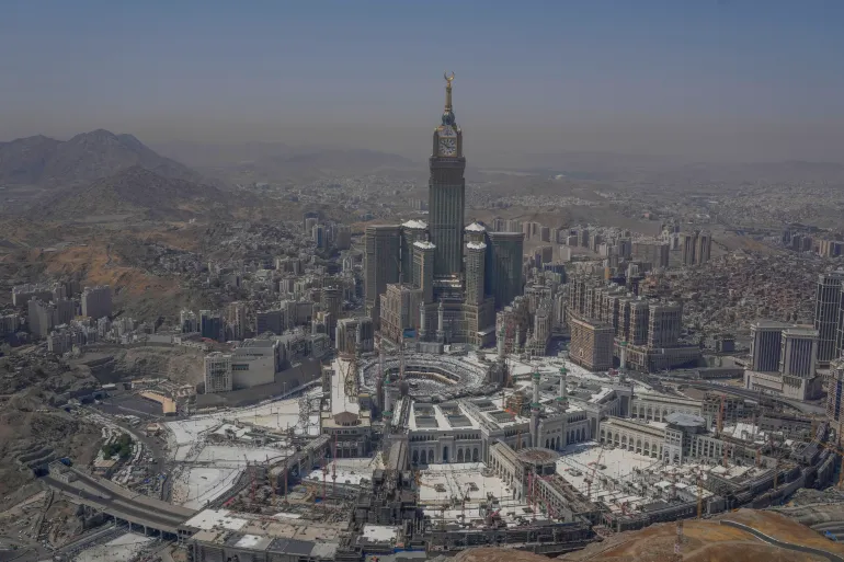 الدفاعات السعودية اعترضت مسيّرة حوثية حاولت دخول أجواء مكة ودمرتها
