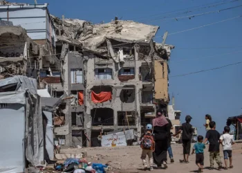 شهيدان ومصابون بقصف وإطلاق النار الاحتلال في دير البلح ومدينة غزة