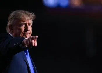 ترامب لأكسيوس: أفكر في استئناف الضربات على إيران باستمرار