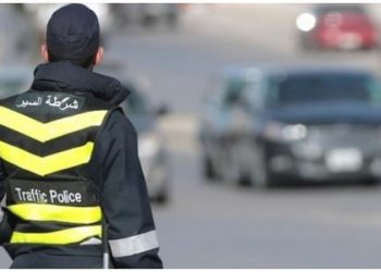 التقرير المروري.. سرعات جنونية وتلاعب بلوحات المركبات ومخالفات خطرة