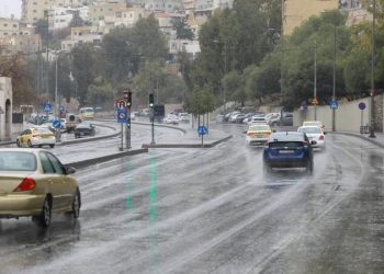 بدء تساقط الامطار في شمال المملكة