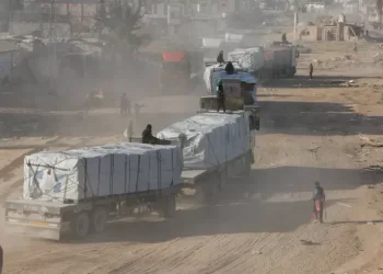 نقص مستلزمات التشغيل يهدد بتعطيل شاحنات المساعدات في غزة