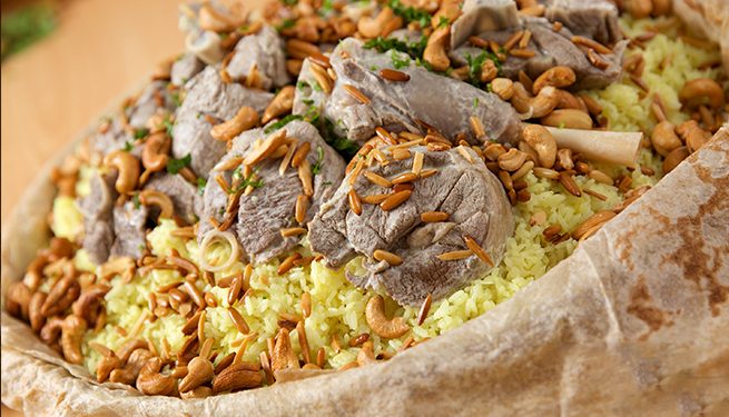 مواطنون ينتقدون كلفة زيارة وزير الأشغال:  هل الزيارات الميدانية للتفتيش أم للضيافة؟