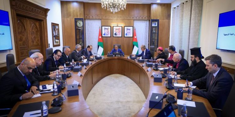 رئيس الوزراء يشدد على ضرورة إنجاز مشاريع تطوير موقع المغطس بمواعيدها الزمنية المقررة