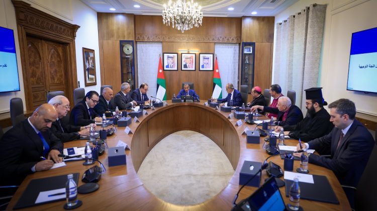 رئيس الوزراء يشدد على ضرورة إنجاز مشاريع تطوير موقع المغطس بمواعيدها الزمنية المقررة