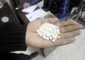 مكافحة المخدرات تتعامل مع 107 قضايا كريستال وتلقي القبض على 188 تاجرا ومتعاطيا