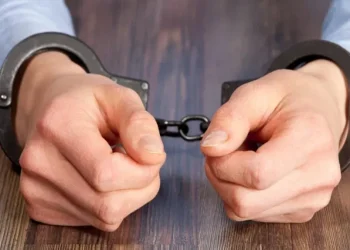 القبض على 7 أشخاص في الرمثا بينهما مصنفان خطيران