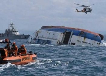 إندونيسيا.. استمرار البحث عن عشرات المفقودين بعد انقلاب سفينة ركاب