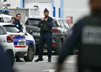 الشرطة الفرنسية: قتيل و4 مصابين جراء إطلاق نار قرب باريس