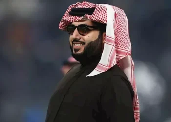 تركي آل الشيخ يرد على بيان لفناني مصر
