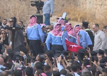 الأردنيون يشيعون جثامين شهداء كنيسة حمود