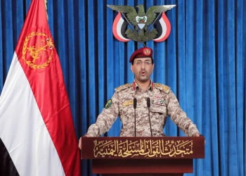لا يزال هدفاً عسكرياً .. الحوثيون يجددون تهديدهم لمطار الرياض