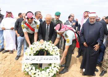 العيسوي ينقل تعازي الملك وولي العهد بوفاة سلامة الحجايا