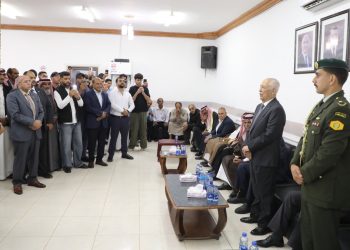مندوبا عن الملك وولي العهد.. العيسوي يعزي عشائر الخرشة والحشايشةوالعموش