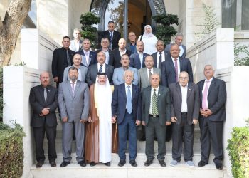 العيسوي يلتقي وفدا من ملتقى متقاعدي جنوب شرق عمان العسكريين
