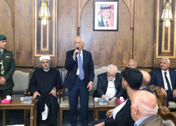 مندوبا عن الملك وولي العهد.. العيسوي يعزي المبيضين والطريفي
