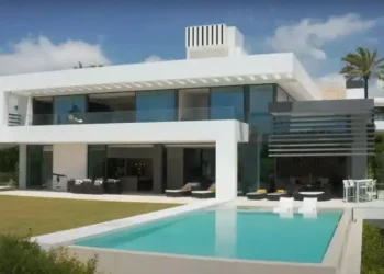 فخامة لا تصدق.. جولة داخل قصور هالاند