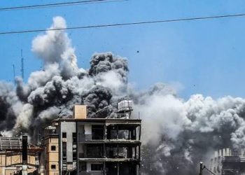 شهيدان أحدهما طفلة ومصابون في قصف الاحتلال جنوب دير البلح