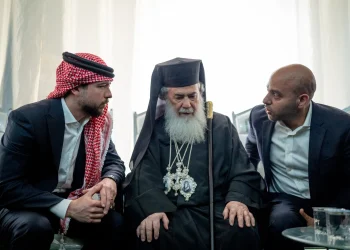 ولي العهد: الاعتداء على المواطنين في دور العبادة عمل جبان وغادر