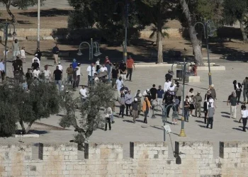 مئات المستوطنين يقتحمون المسجد الأقصى ويؤدون طقوسا خاصة في باحاته