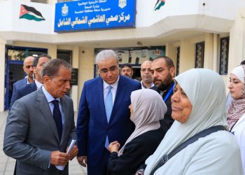 رئيس الوزراء يوجه بتحديث تجهيزات مركز صحي الهاشمي الشمالي ورفده بالكوادر اللازمة