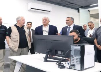 القطامين والمجالي يتابعان منظومة الشاحنات الرقمية في العقبة